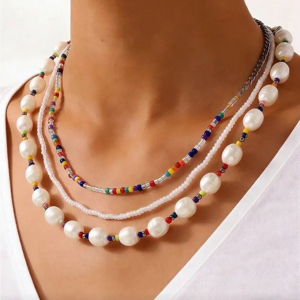 Multistrand White Layered Necklace N1317